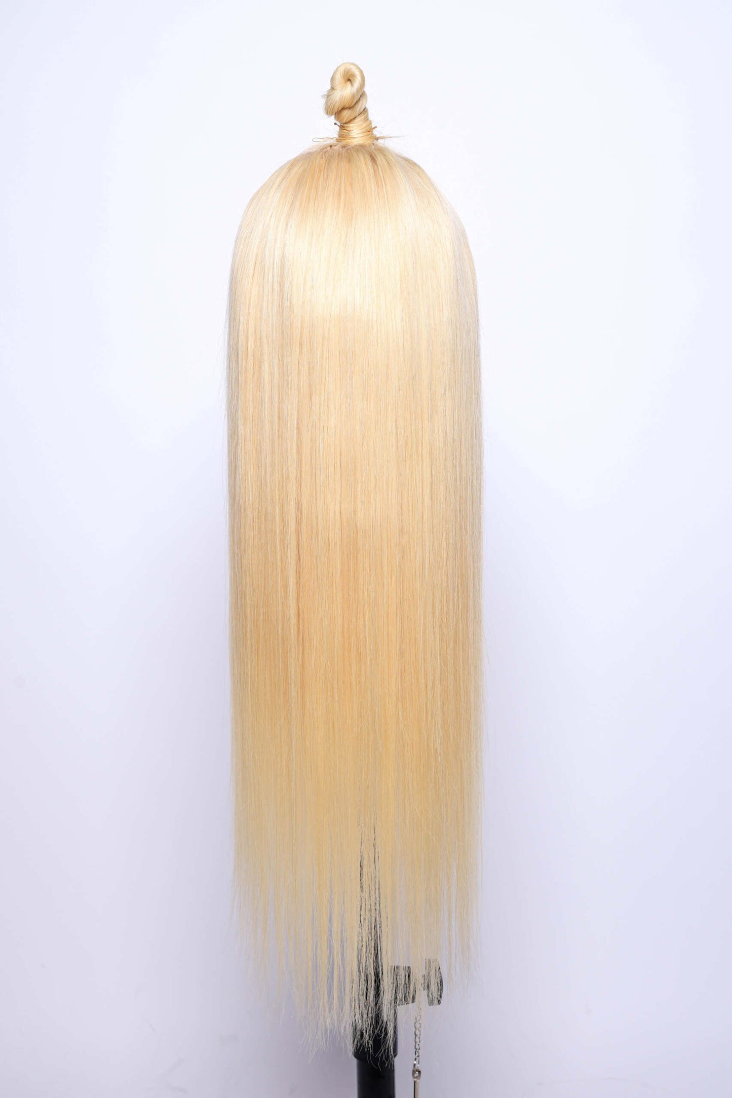 straight blonde wig back